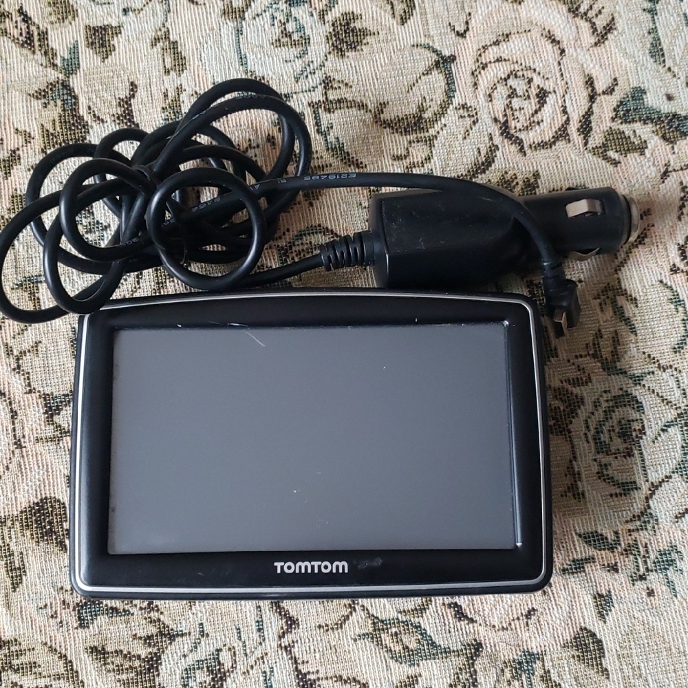 TOMTOM XXL CANADA 310 N14664. Black Car GPS Navigator.